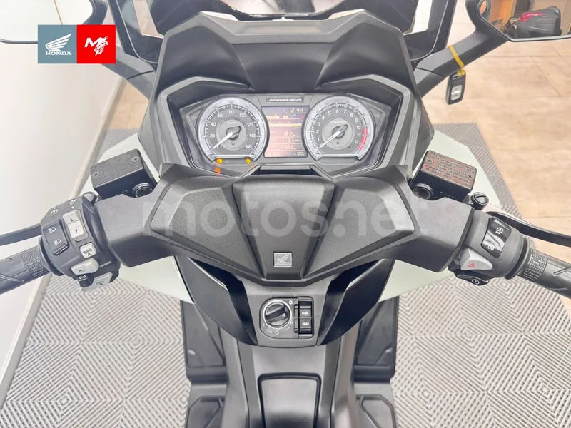 Honda Forza 125 - Vista 9