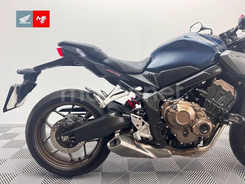 Honda CB650R - Vista 4