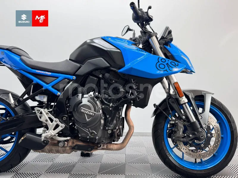 Suzuki GSX-8S - Vista 3