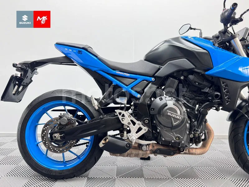 Suzuki GSX-8S - Vista 4