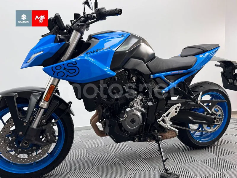 Suzuki GSX-8S - Vista 8