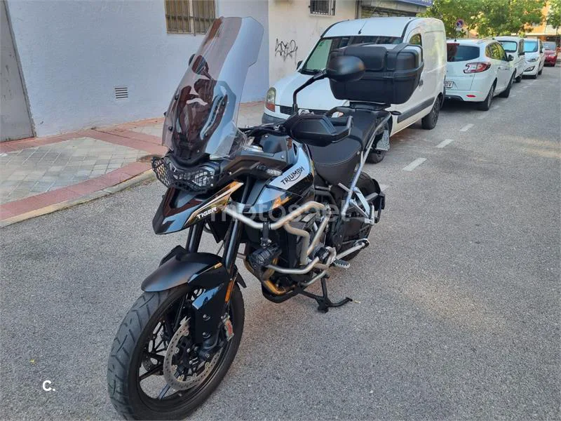 Triumph Tiger 900 - Vista 7