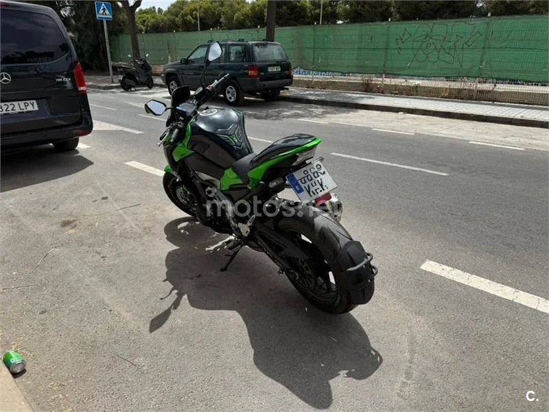 Kawasaki Z900 - Vista 4
