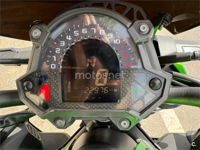 Kawasaki Z900 - Vista 5