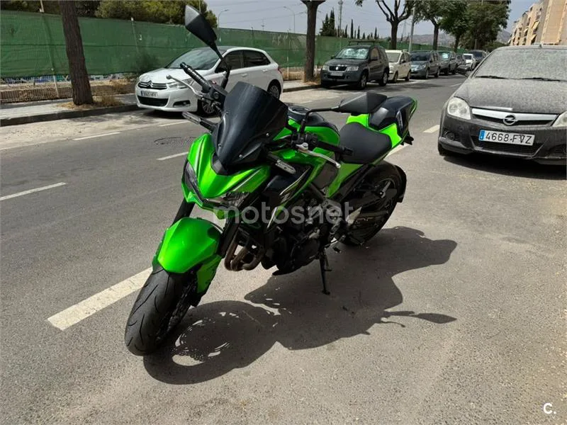 Kawasaki Z900 - Vista 8