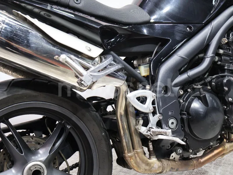 Triumph Speed Triple - Vista 15