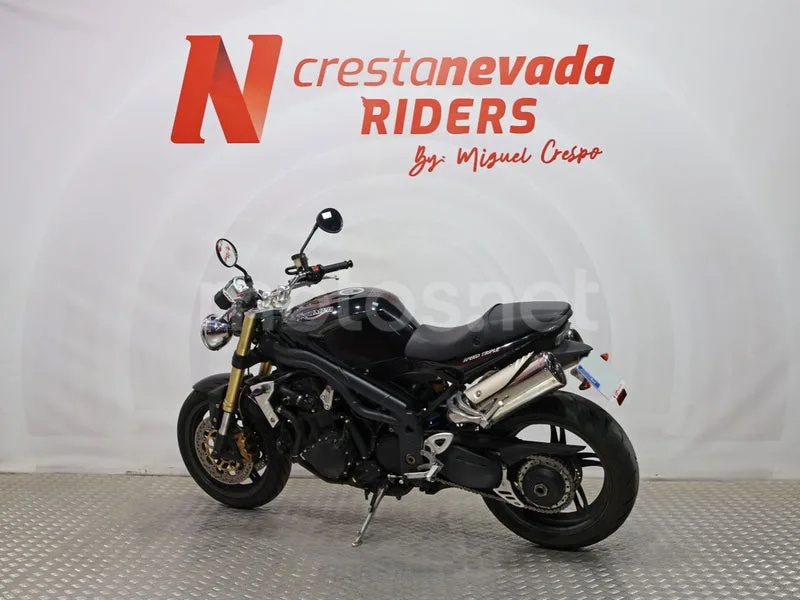 Triumph Speed Triple - Vista 10