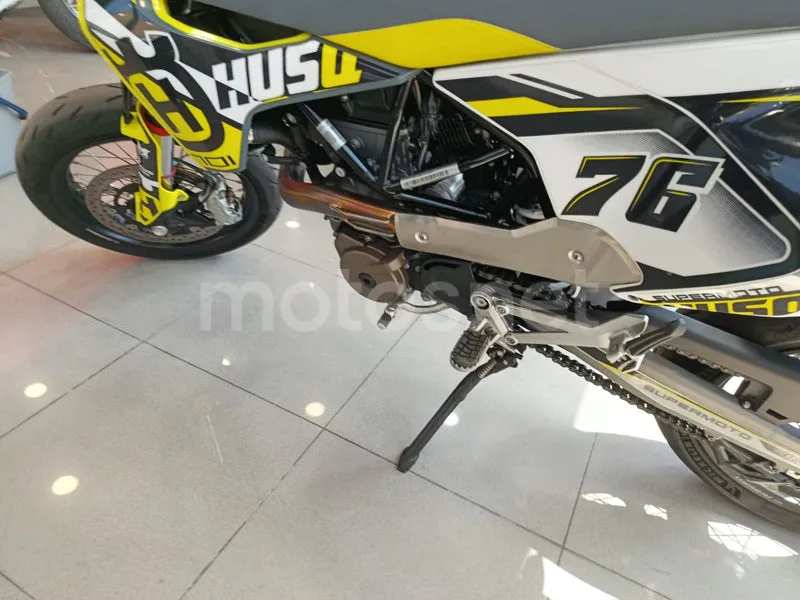 Husqvarna 701 Supermoto - Vista 8
