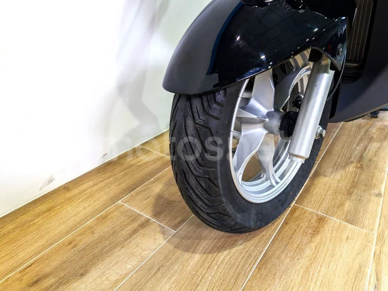 Suzuki Burgman 125 - Vista 6