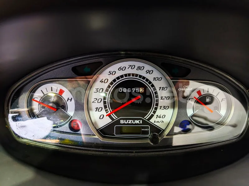 Suzuki Burgman 125 - Vista 7