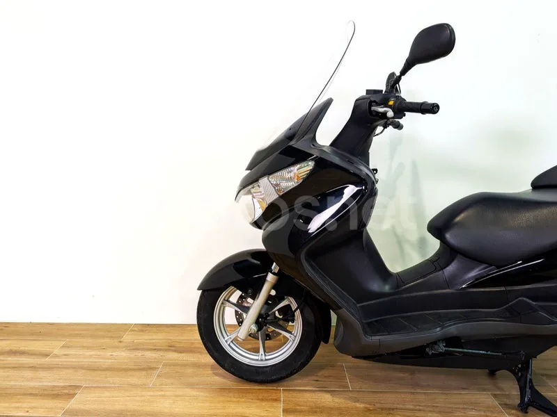 Suzuki Burgman 125 - Vista 8