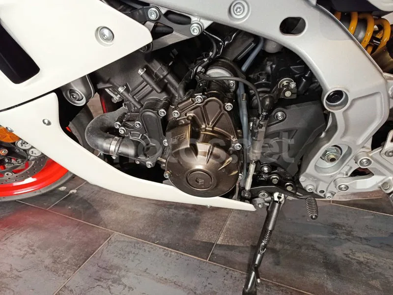 Yamaha XSR900 GP - Vista 13