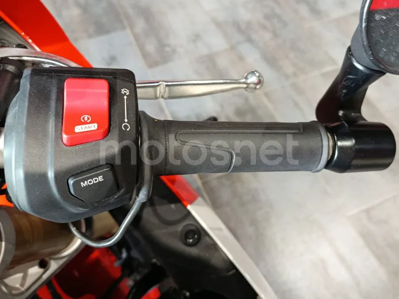 Yamaha XSR900 GP - Vista 7