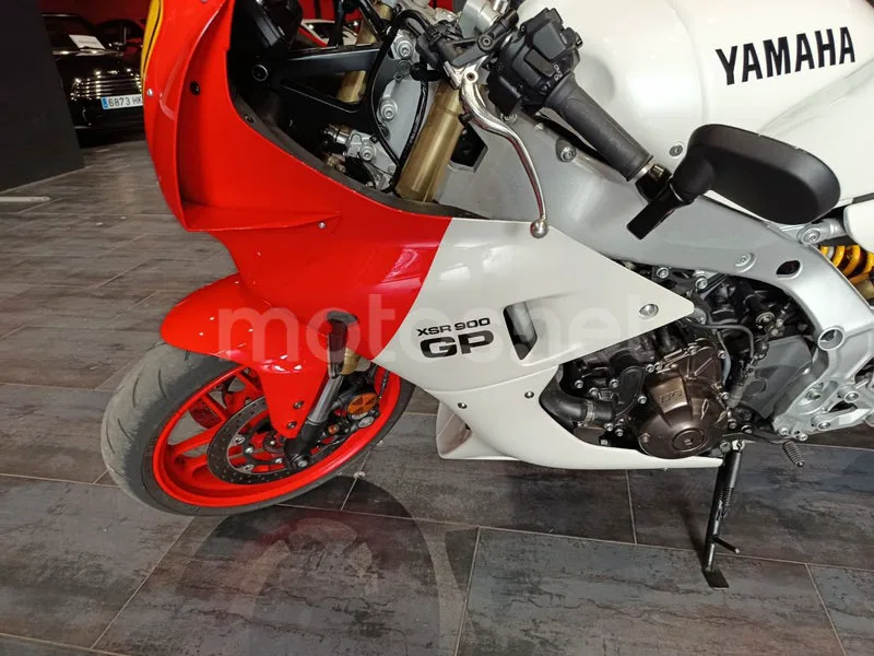 Yamaha XSR900 GP - Vista 8