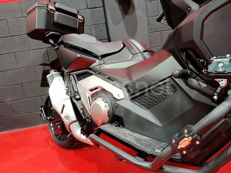 Honda X-ADV - Vista 12