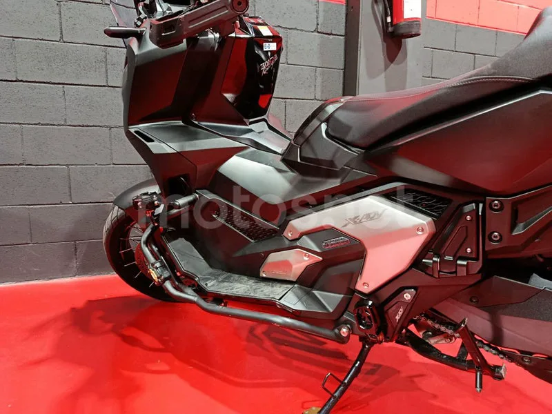 Honda X-ADV - Vista 14
