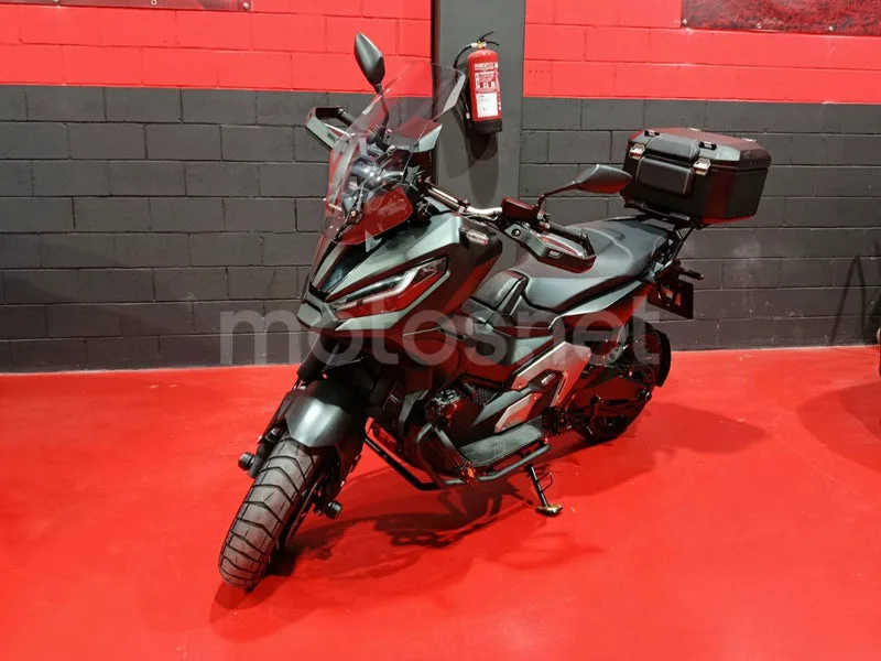 Honda X-ADV - Vista 4