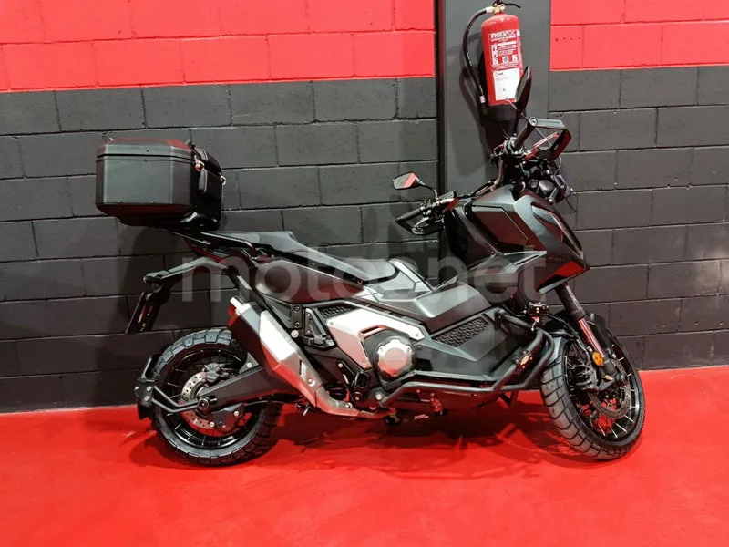 Honda X-ADV - Vista 7