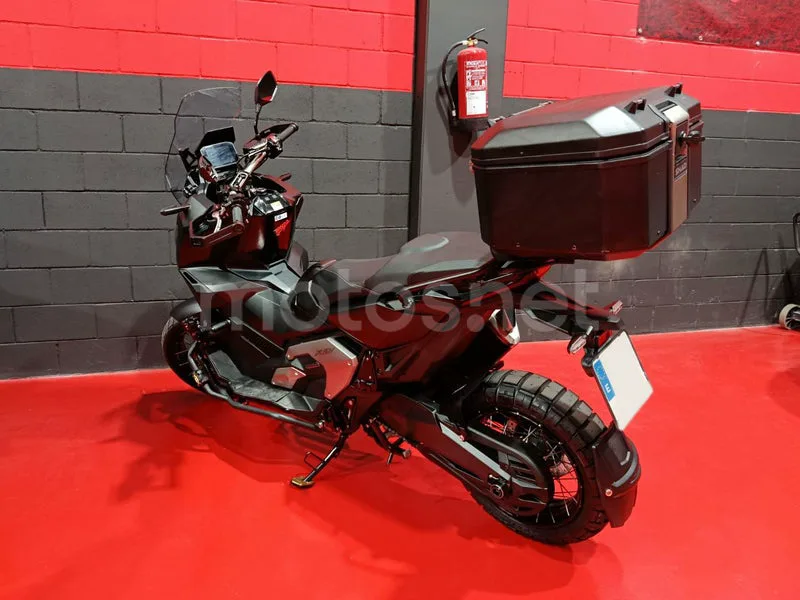 Honda X-ADV - Vista 10
