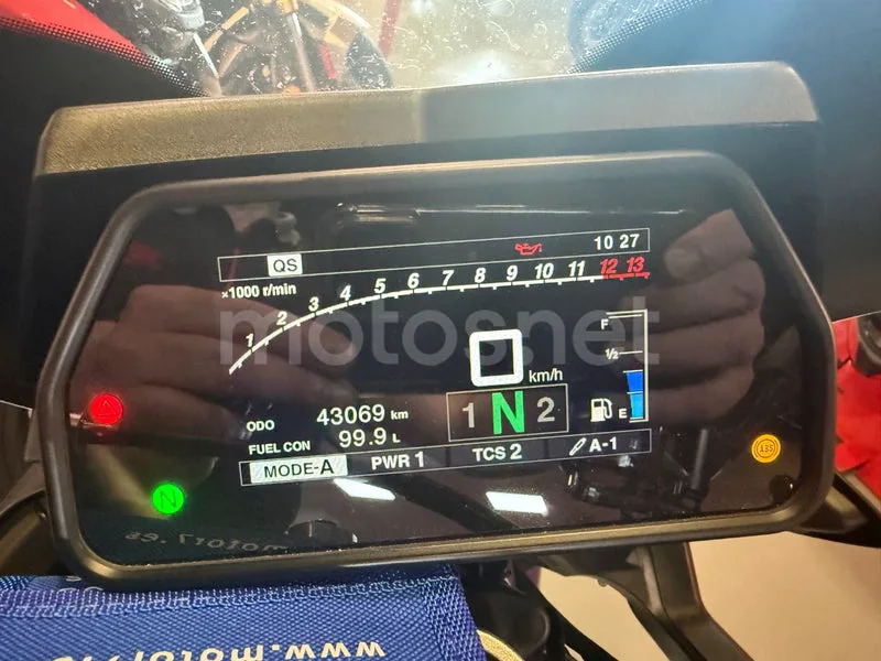 Yamaha MT-10 - Vista 4