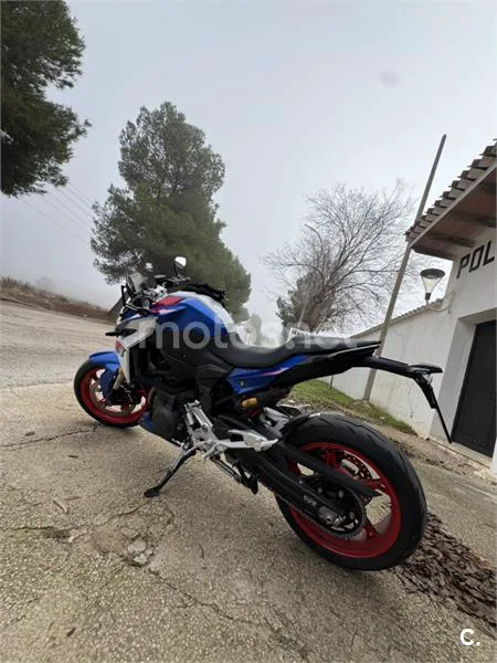 BMW F 900 R - Vista 3