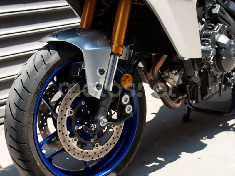 Yamaha Tracer 9 - Vista 19