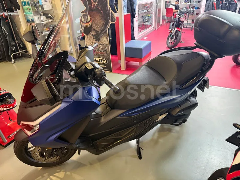 Honda Forza 125 - Vista 3