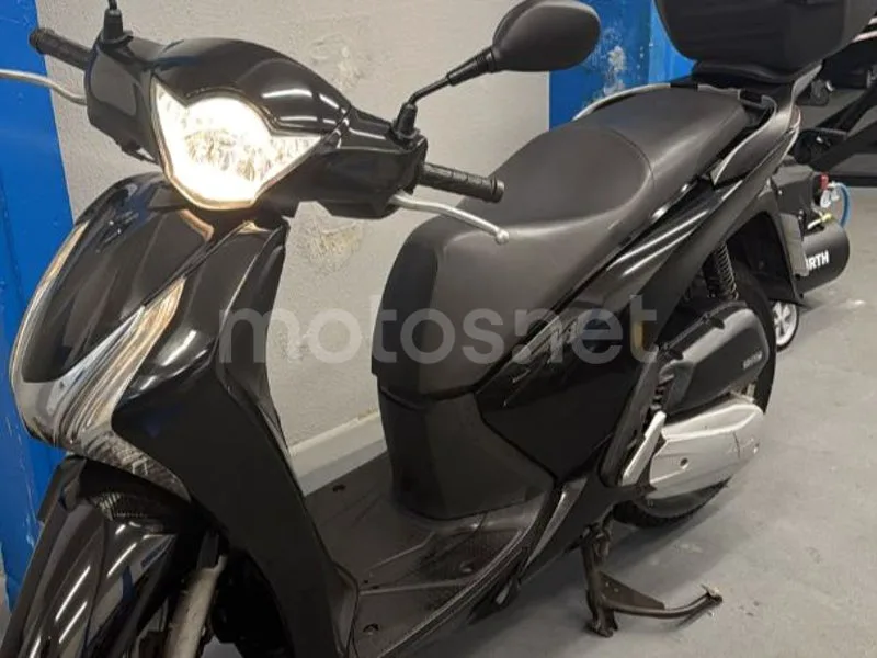 Honda SH125i - Vista 4
