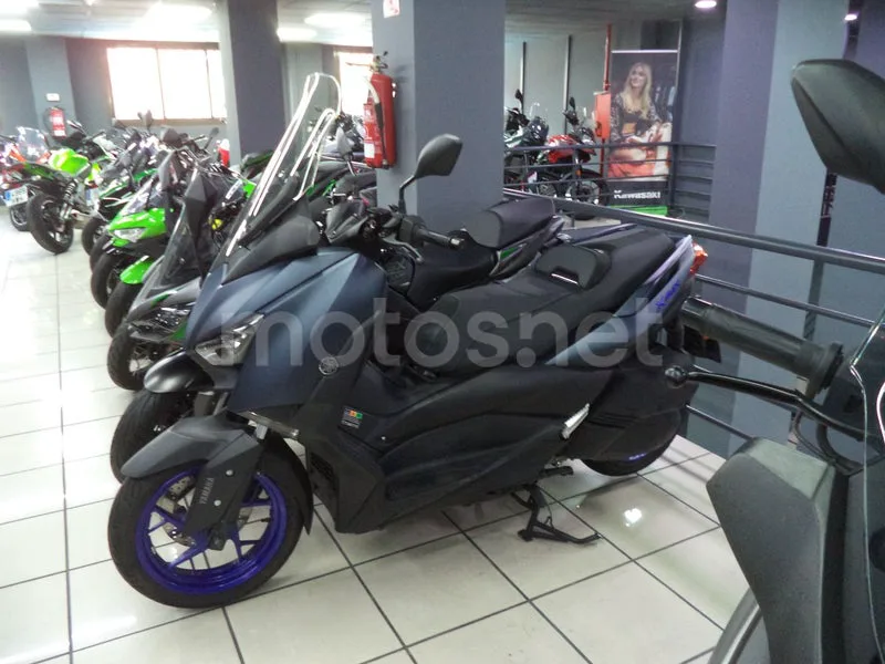 Yamaha XMAX 300 4290 € 2022 Madrid - 2