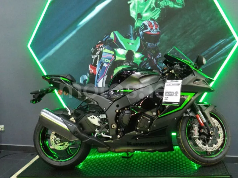 Yamaha XMAX 300 - Vista 11