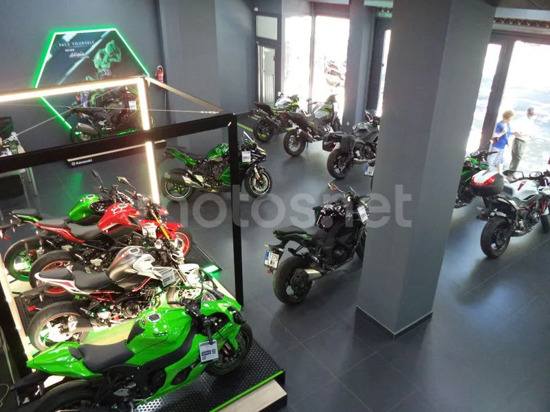 Yamaha XMAX 300 - Vista 20
