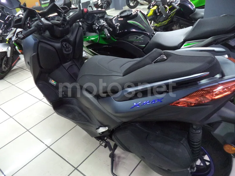Yamaha XMAX 300 - Vista 5