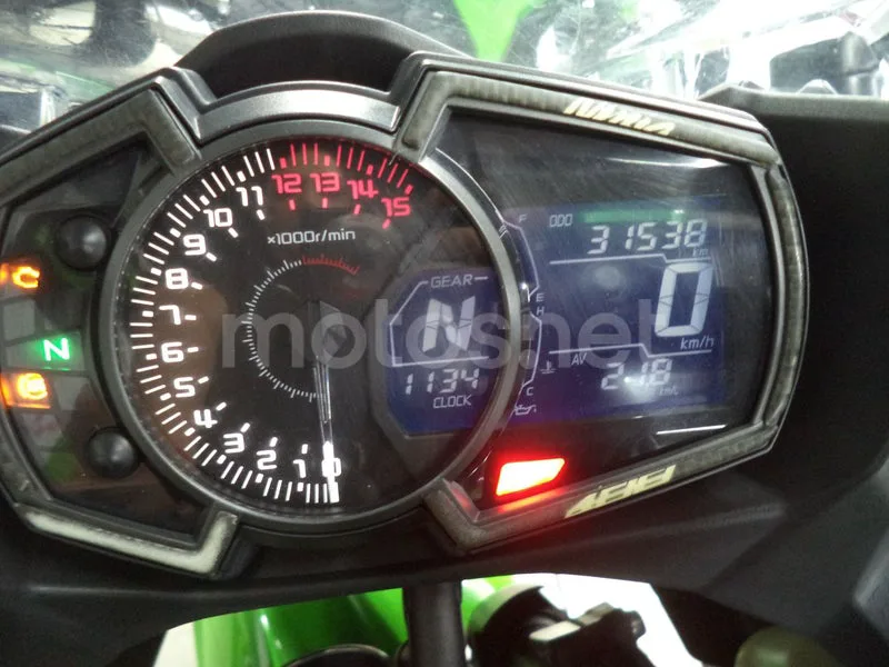 Kawasaki Ninja 400 - Vista 11