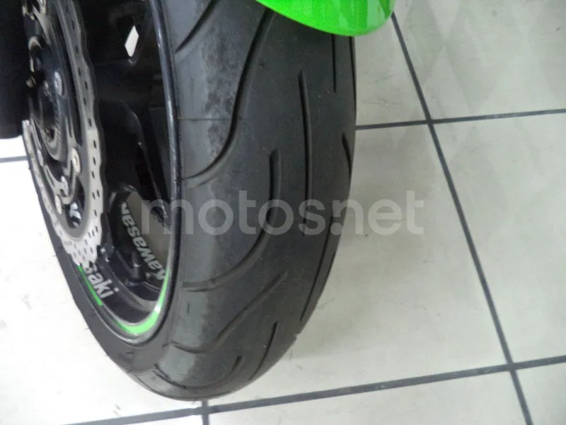 Kawasaki Ninja 400 - Vista 4