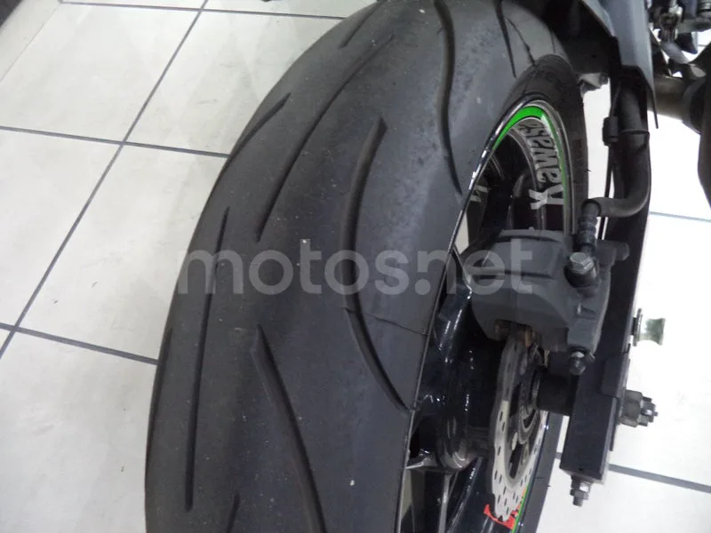 Kawasaki Ninja 400 - Vista 7