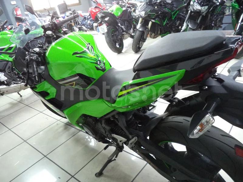 Kawasaki Ninja 400 - Vista 8
