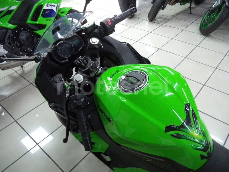 Kawasaki Ninja 400 - Vista 10