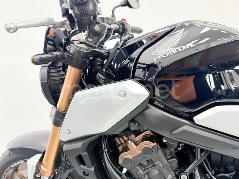 Honda CB650R - Vista 16