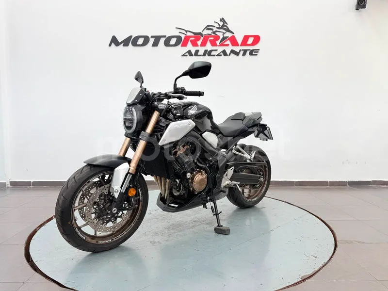 Honda CB650R - Vista 6