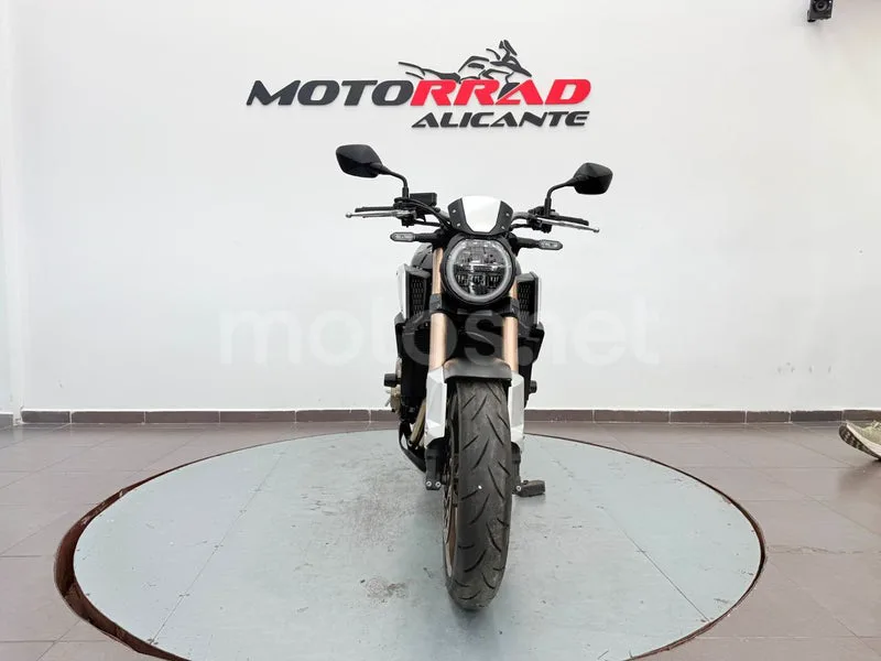 Honda CB650R - Vista 7