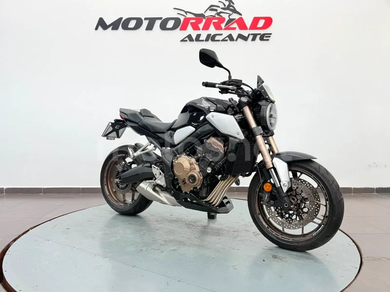 Honda CB650R - Vista 8
