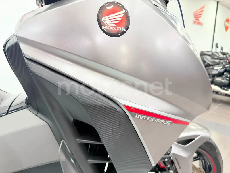 Honda Integra 750 S - Vista 11
