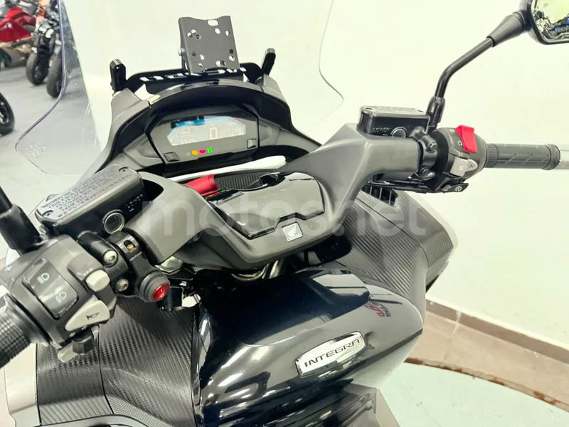 Honda Integra 750 S - Vista 16