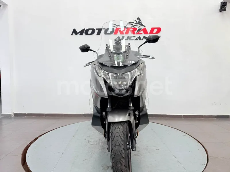 Honda Integra 750 S - Vista 7
