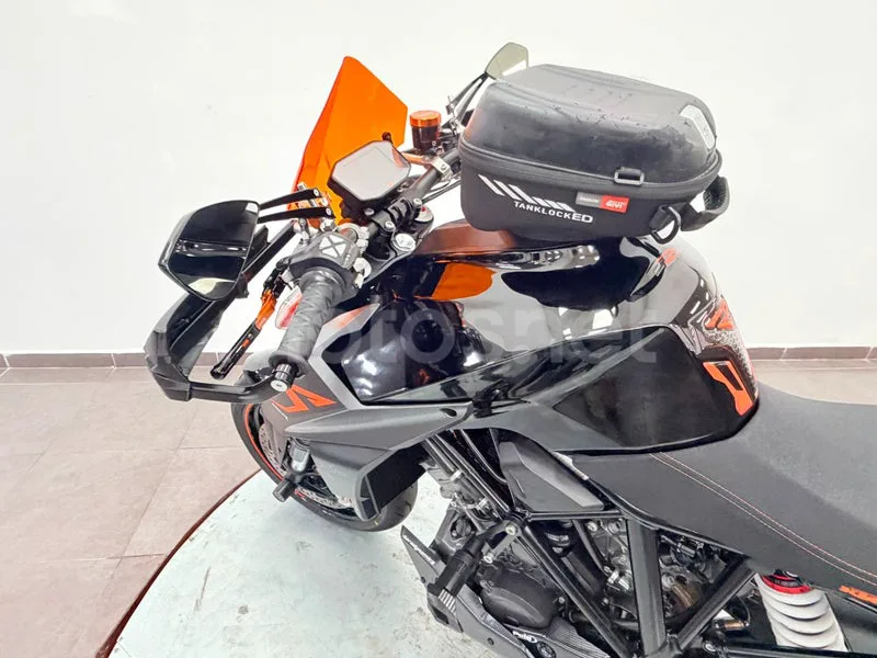 KTM 1290 Super Duke R - Vista 11