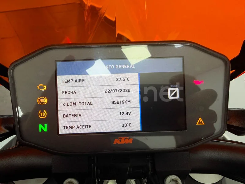 KTM 1290 Super Duke R - Vista 14