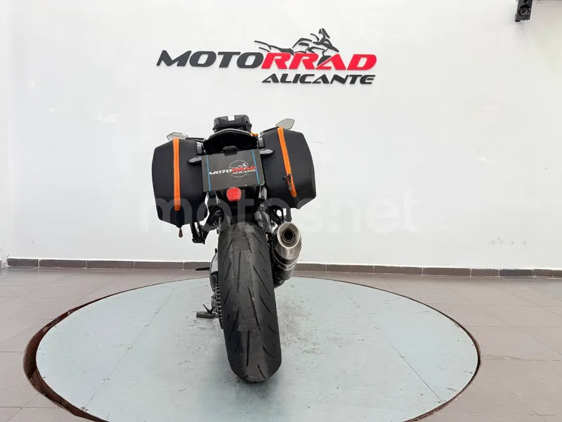 KTM 1290 Super Duke R - Vista 4