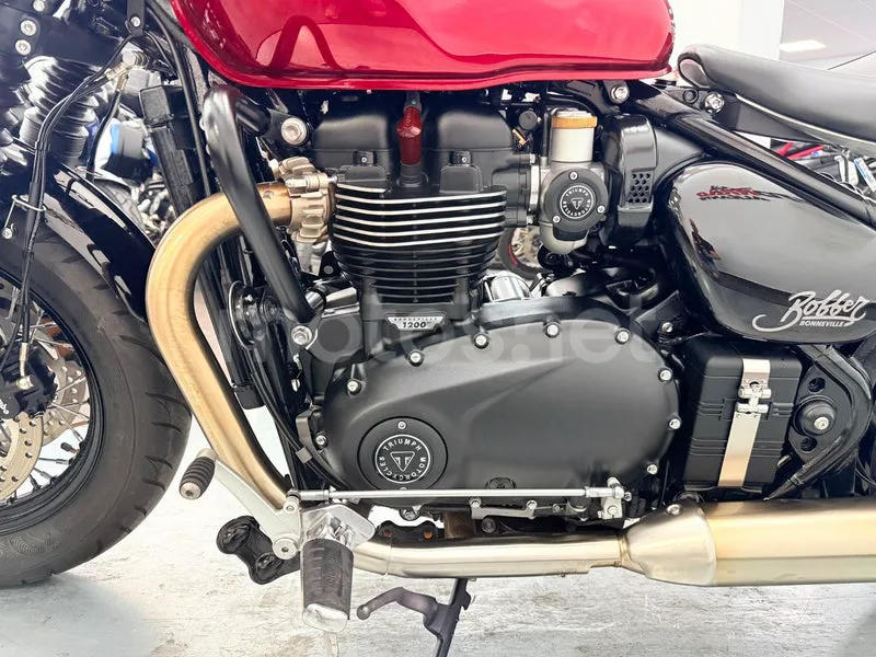 Triumph Bonneville Bobber - Vista 11