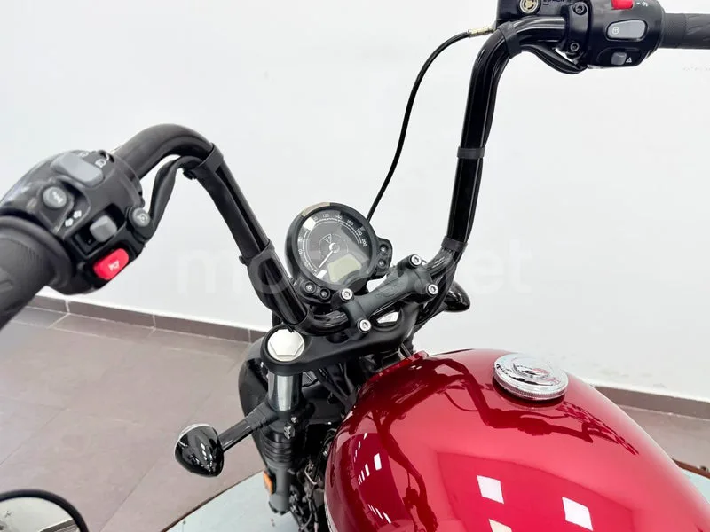 Triumph Bonneville Bobber - Vista 13