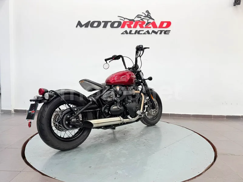 Triumph Bonneville Bobber - Vista 3